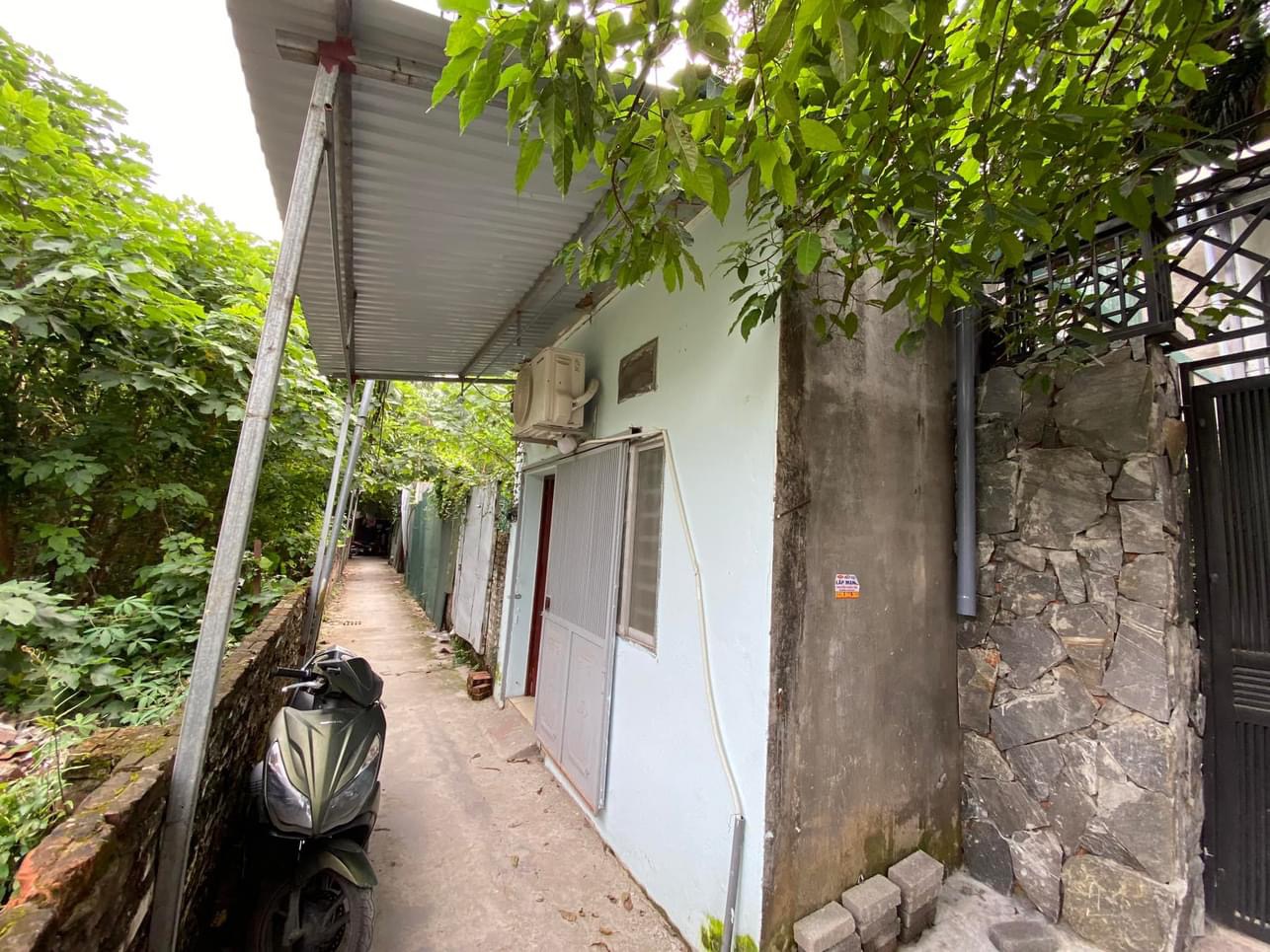 Bán nhà đường Nước Phần Lan, trung tâm quạn Tây Hồ, gần mặt phố ô tô.