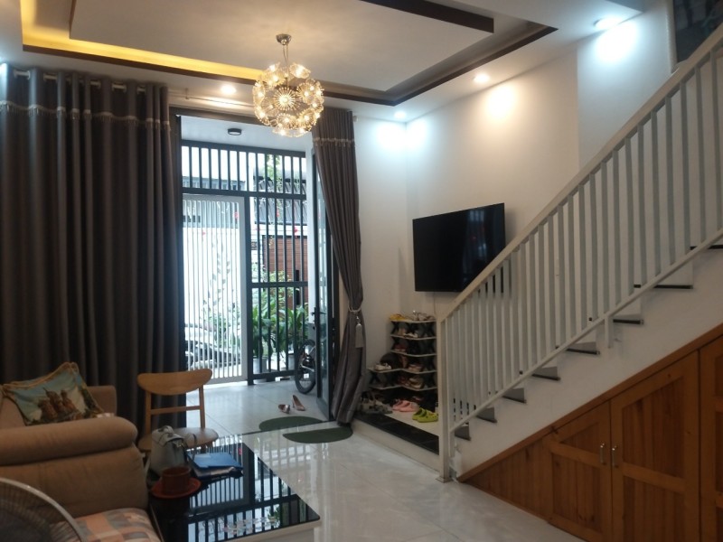 ♥ Nhà kiệt 4m gần MT Núi Thành, 50m2, 3 tầng đẹp xịn, 3.x tỷ