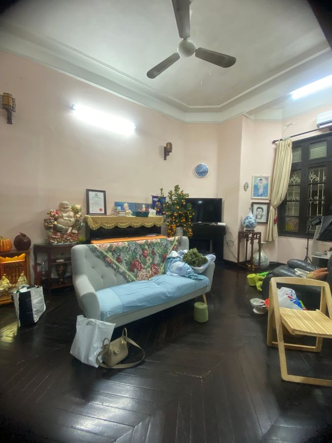 Biệt thự Quán Thánh, đẹp và sang trọng. 2 căn hộ, 60 mét, 3 ngủ, hạ chào giá tốt.