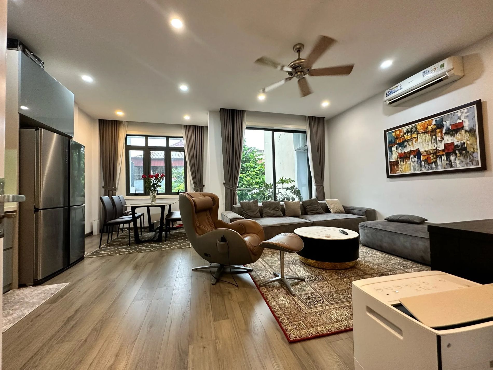 Nhà phố Trần Khát Chân, diện tích 122 mét, mt hơn 6 mét. Chủ hạ chào còn 21.5 tỷ.