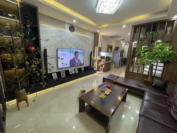 Tôi bán gấp mặt phố Triệu Việt Vương sầm uất gần phố Trần Nhân Tông 35m2 chỉ 23.8 tỷ. 0989626116