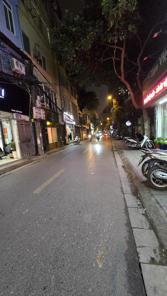 Bán nhà mặt phố Vạn Bảo nhỉnh 17 tỷ 48m2, 3T, MT4.6m trung tâm quận Ba Đình