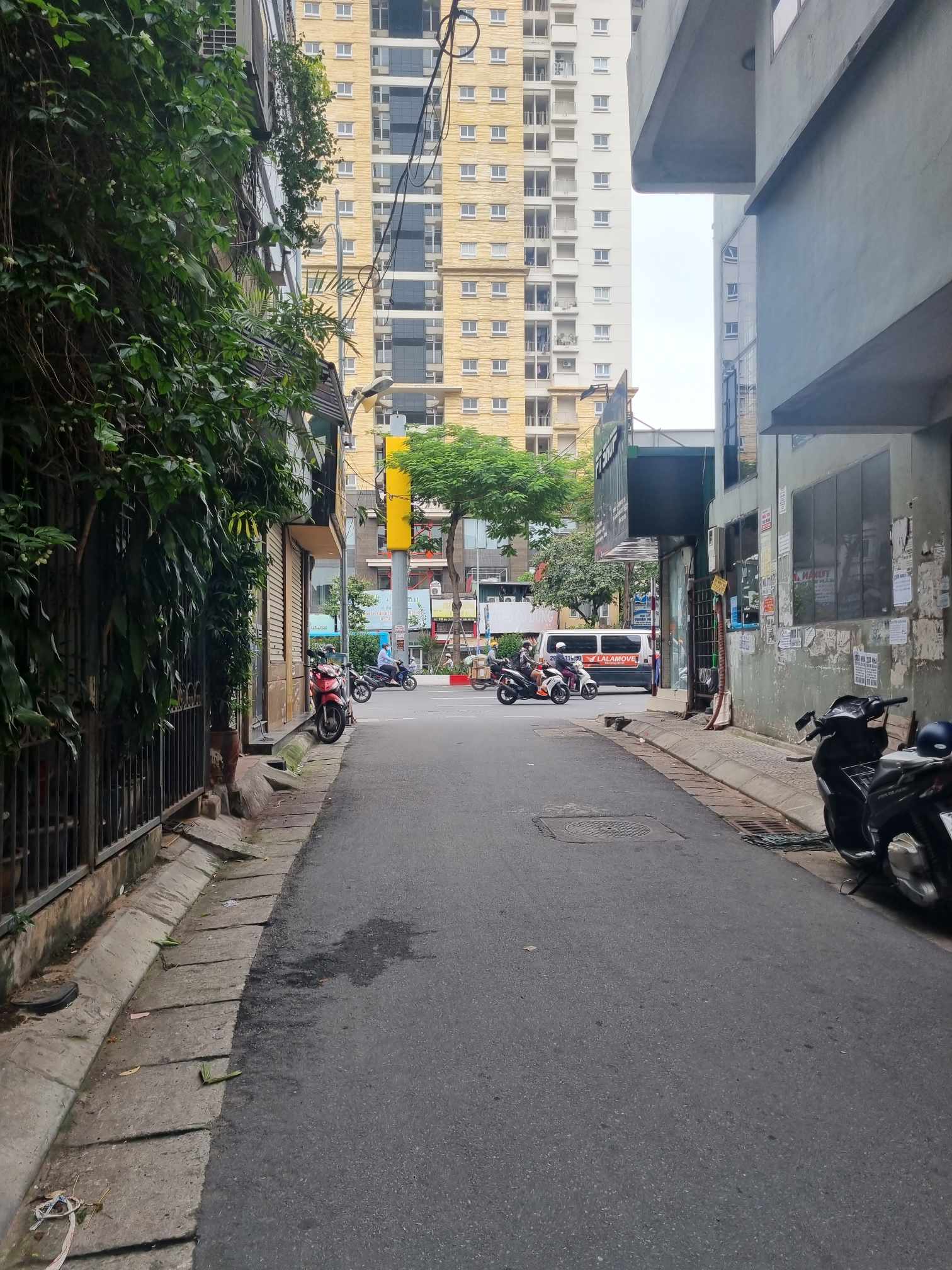 Bán nhà mặt Vân Hồ 3 cực đẹp 42m2, 3T, MT4.1m ô tô kinh doanh 15m ra phố Đại Cồ Việt