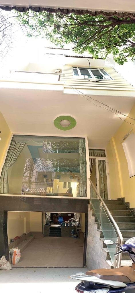 NHÀ HẺM XE HƠI CỬU LONG, 5.5 x22m, 5 PHÒNG NGỦ