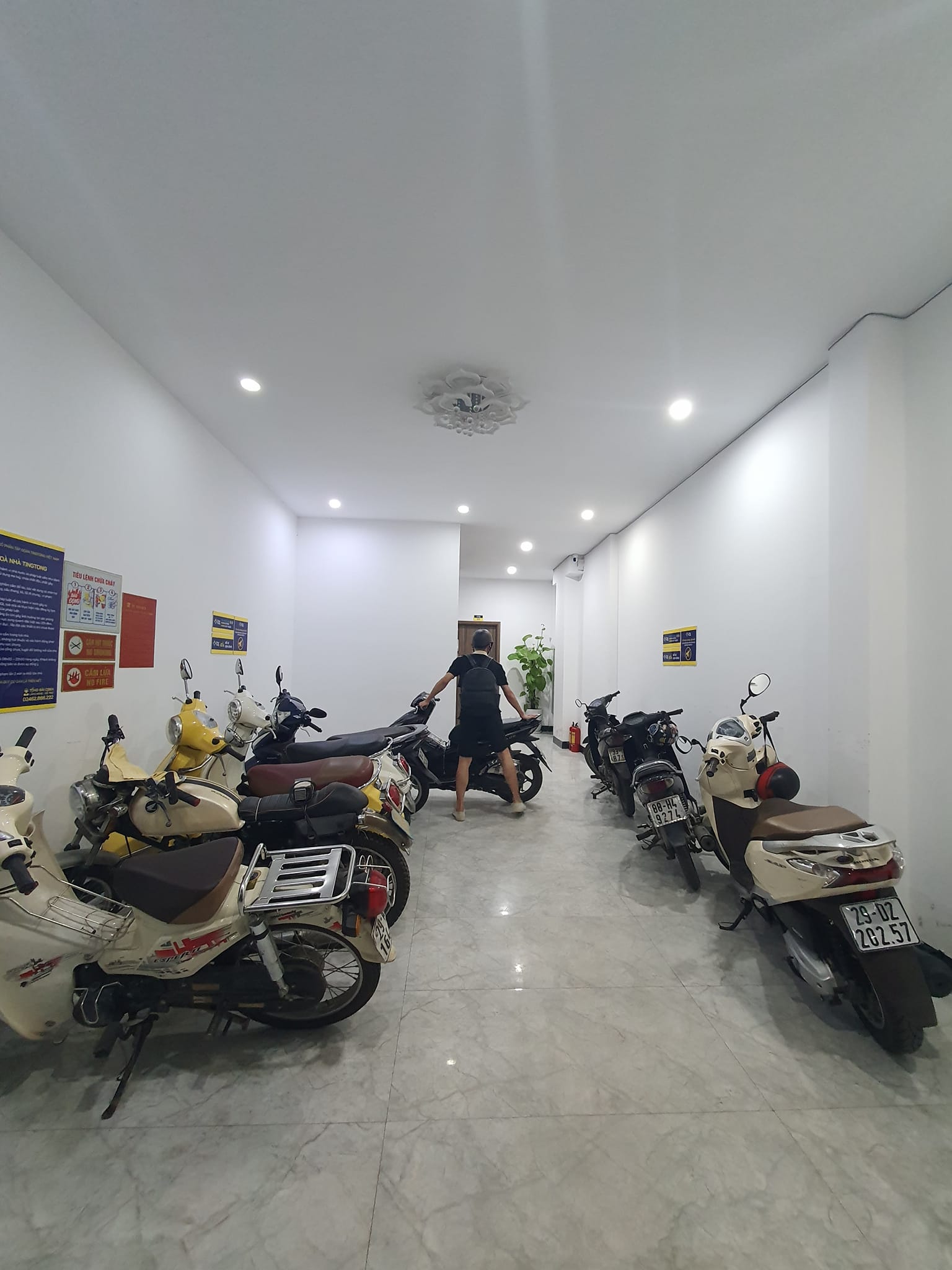 CĂN HỘ CAO CẤP FULL NỘI THẤT - THANG MÁY NHẬP - 13 PHÒNG CHO THUÊ FULL NỘI THẤT - DOANH THU ĐẠT 70 TRIỆU/THÁNG - PHÒNG