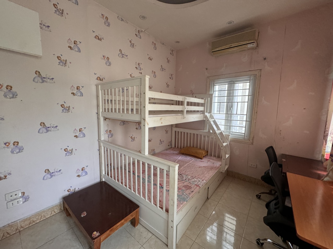 SIêu hiếm, nhà Cát Linh 115m Lô Góc mặt tiền 15m chỉ 15m ra mặt phố, trước nhà thoáng sáng cực đẹp