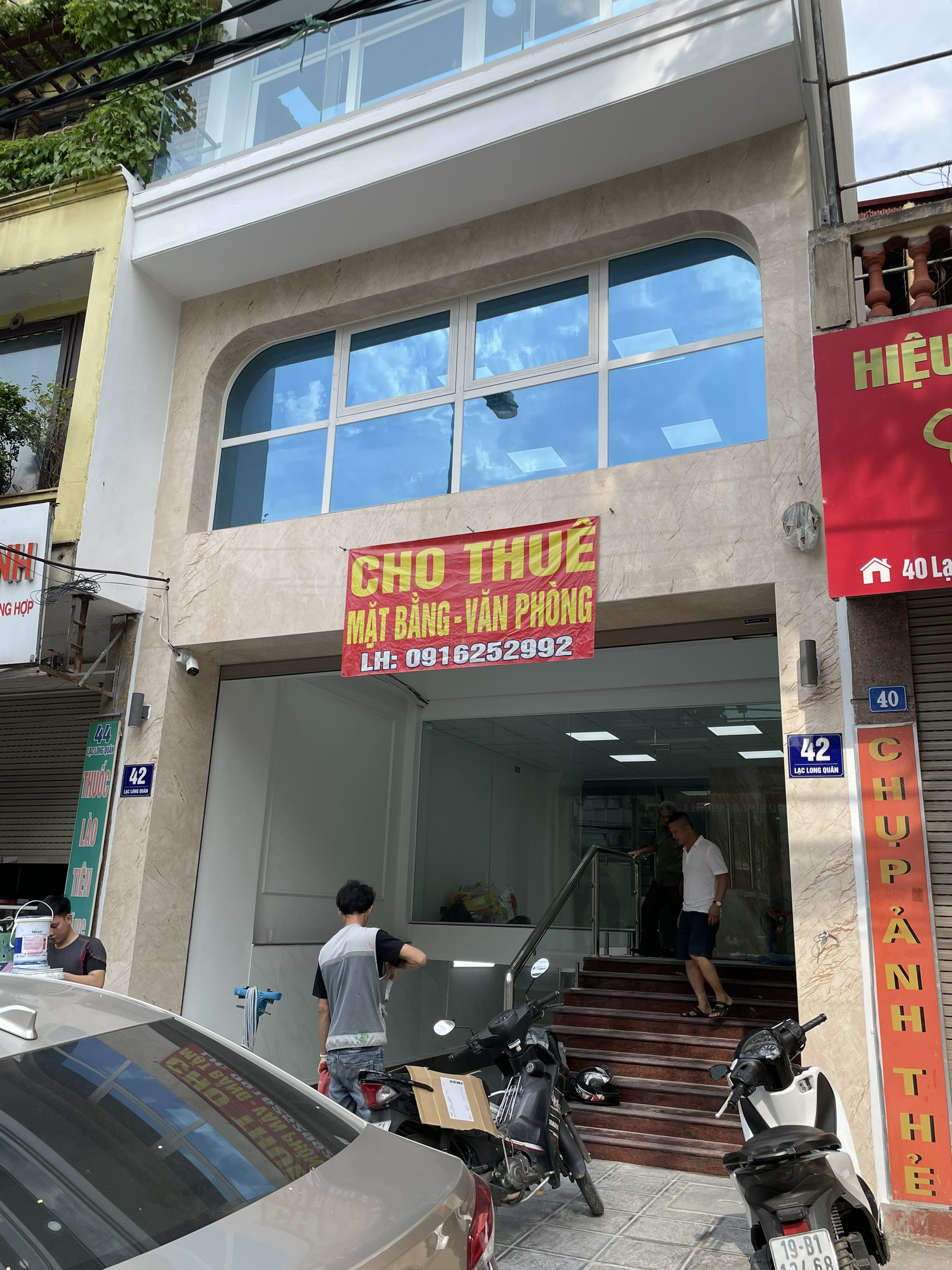 Cho thuê mặt bằng tầng 6 mặt phố Lạc Long Quân