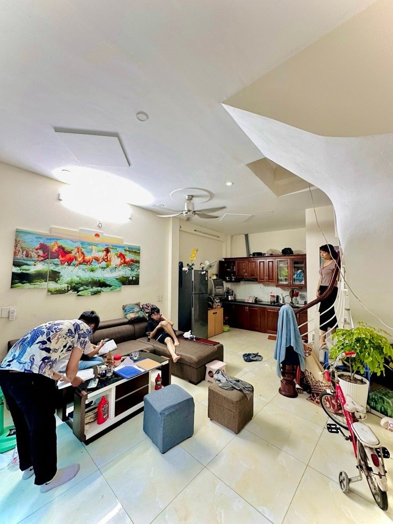 ần Tiền Bán Gấp Nhà Ngô Gia Tự, Long Biên 39m2, 5T chỉ 4,48 tỷ