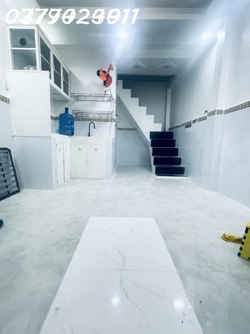 Bán nhà Bạch Đằng, Bình Thạnh, 16M2, 2 tầng BTCT, nhà mới ở ngay, chỉ nhỉnh 2 tỷ xíu