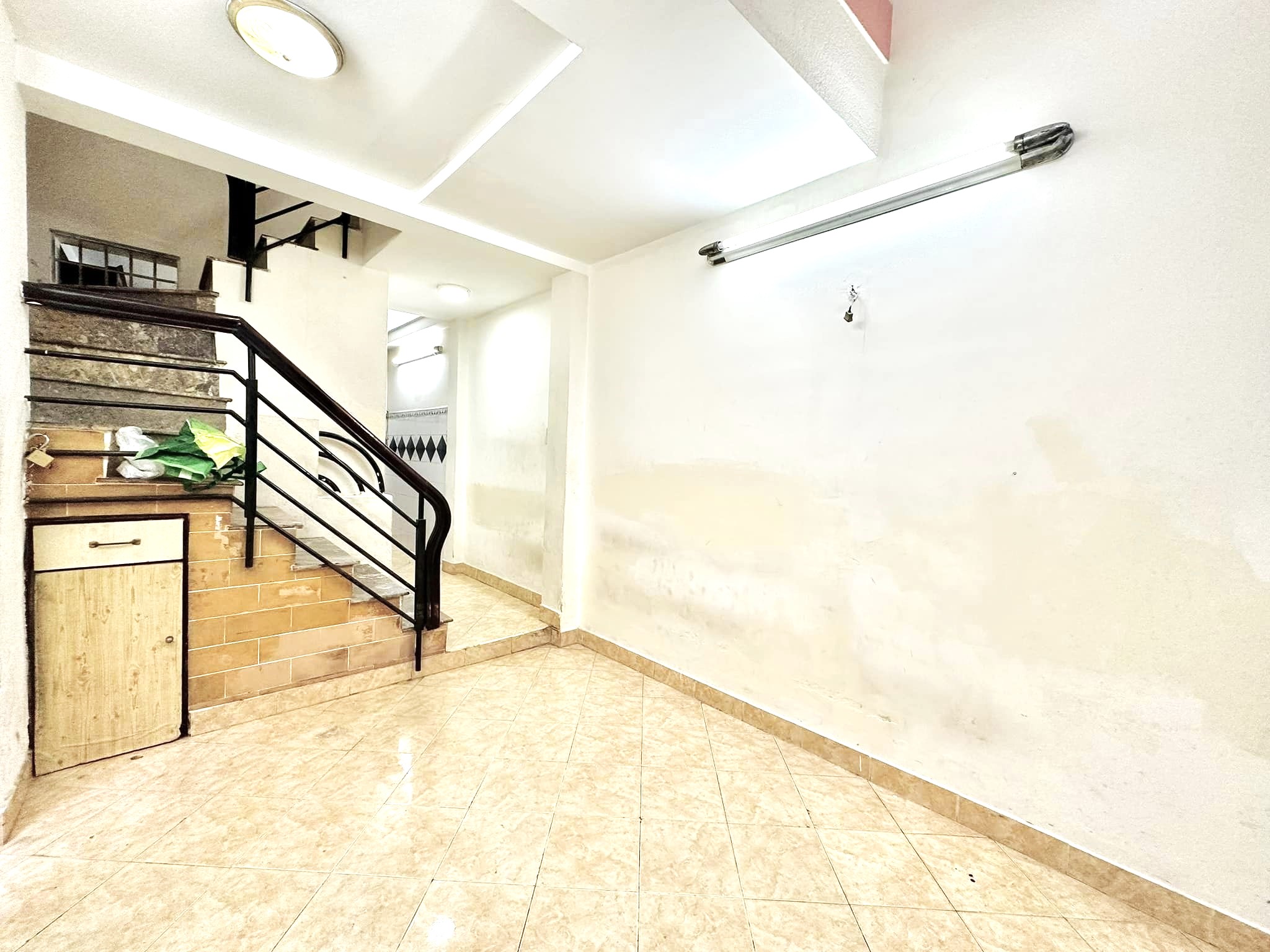 Bán nhà cách mạng tháng 8, quận tân bình, HXH ngang 5,9m chỉ 6 tỷ xíu.