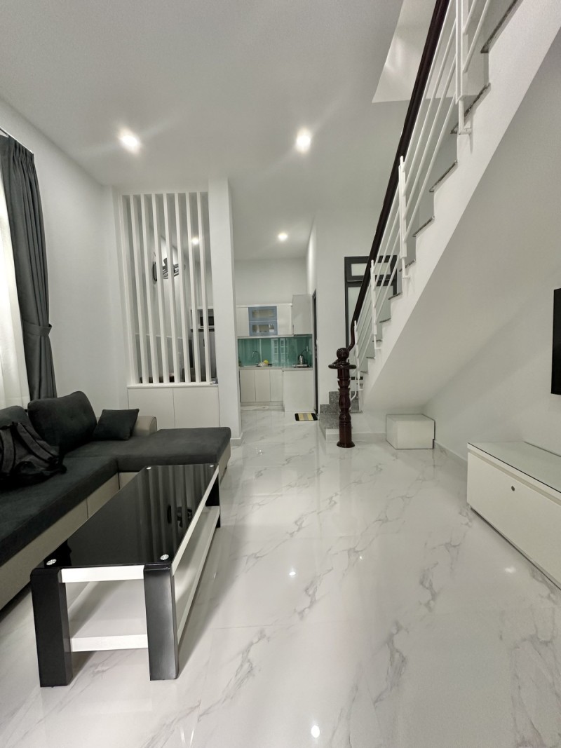 Bán nhà quận 3, đường Lê Văn Sỹ, 30m2, hẻm 3m, sát mặt tiền, 6.4 tỷ