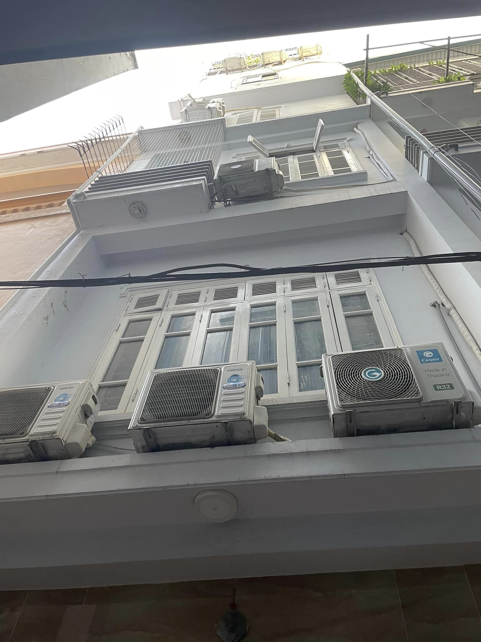 Bán nhà quận Tây Hồ, đường Võ Chí Công, 42m2 x 5 tầng đẹp, mặt tiền 5m, ngõ thẳng, thoáng sáng, rộng ô tô đỗ cổng nhà.