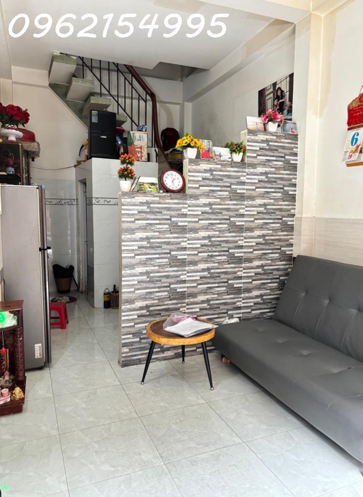 3 tầng BTCT - Hẻm thông - Giáp Q.1 - chỉ hơn 3 tỷ4