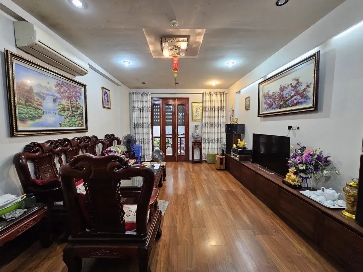 Năm tầng thang máy Phố Thụy Khuê 60m Mt 4,1m giá chào 11 tỷ ngõ thông gần mặt phố