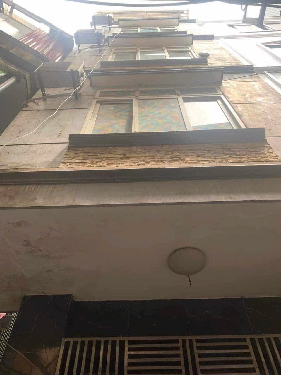 Cho thuê nhà ngõ ba gác phố Kim Hoa- Đống Đa- Hà Nội. DT 35m - 5 tầng - Giá 12 Triệu/tháng