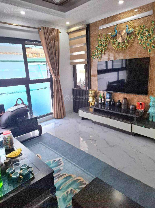 Bán Nhà Khương Hạ Thanh Xuân, Lô góc, Thang máy,Oto, Vị trí trung tâm gần nhiều trường học.