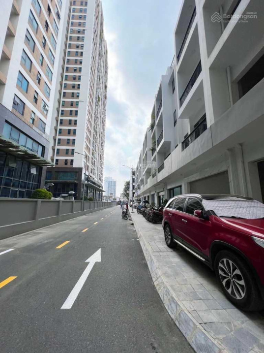 Bán Căn Shophouse Định Công Hoàng Mai, Chân tòa CC, Thang Máy, Vừa Ở Kết hợp Kinh Doanh Văn Phòng