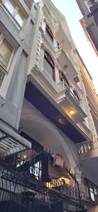 Bán Nhà Đống Đa Đường Láng 13 Tỷ,45m2 MT 5,3m.Sổ Nở Hậu 10m Ra Ô Tô Tránh