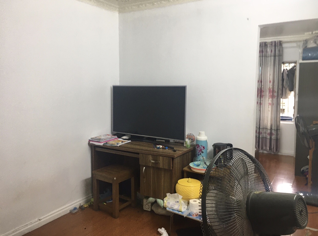 Cho thuê căn hộ 45m, tại tập thể C7, tổ 8, Nghĩa Tân, Cầu Giấy, Hà Nội.