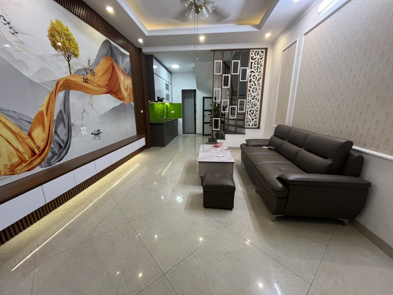 Gần bãi ô tô, Mới keng, Ngõ 2.5m bán nhà Thái Hà-0946383428