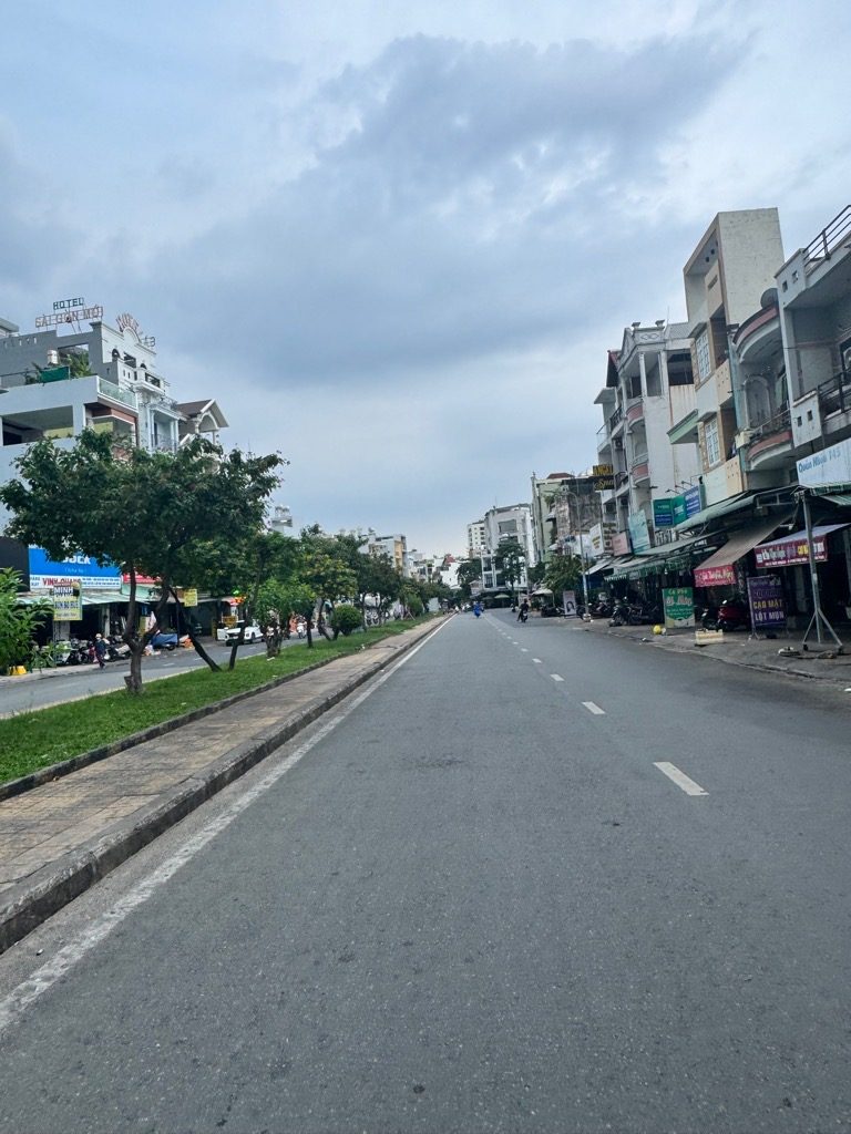 LÊ THÚC HOẠCH - TÂN PHÚ - HẺM Ô TÔ - 2 TẦNG - 4.2M * 21M - nhỉnh 8 tỷ