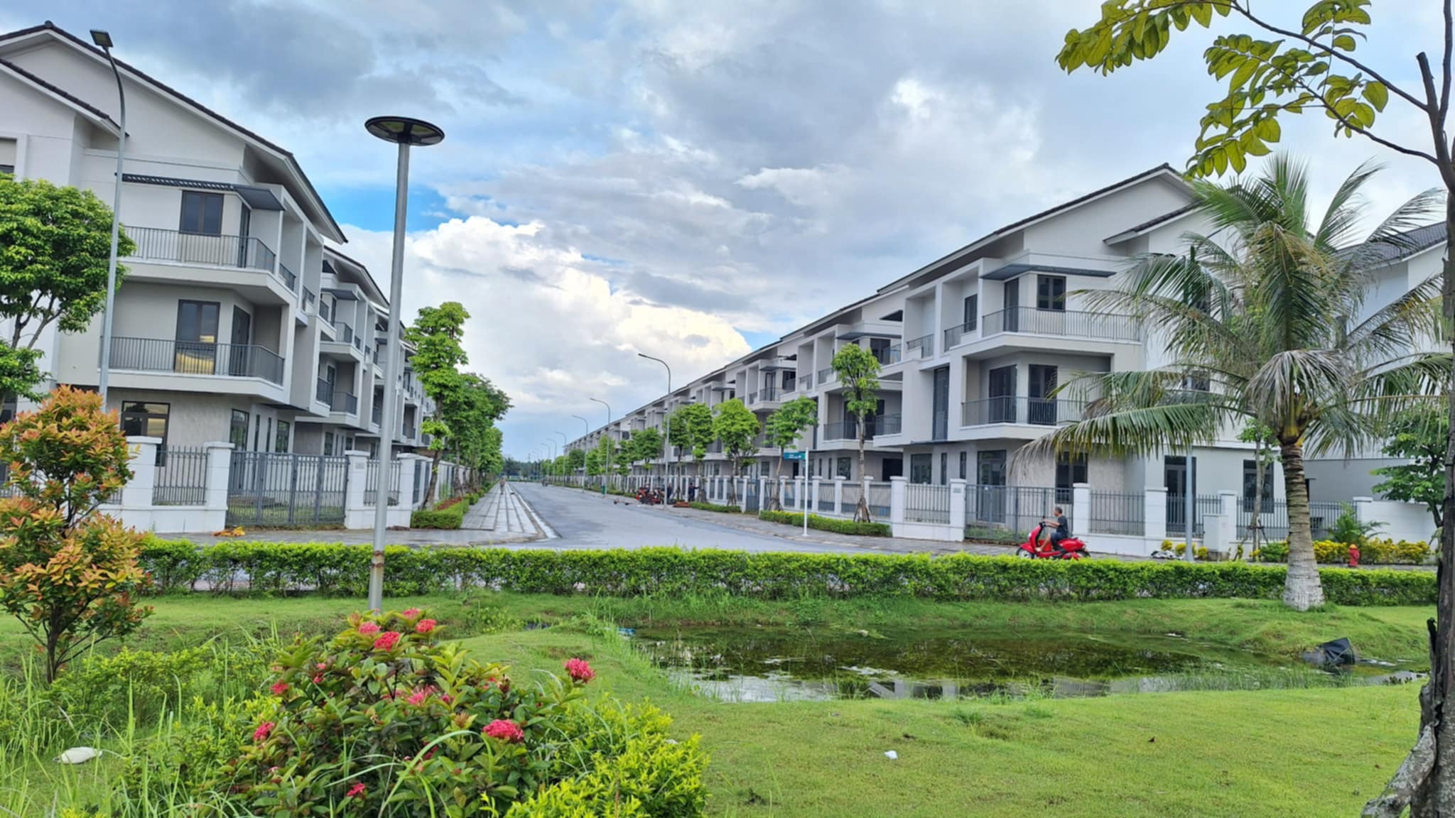 Bán nhà KĐT "Centa Riverside" cách Long Biên 5km. Phù hợp mọi nhu cầu. Từ 50tr/m2. LH 0865706187