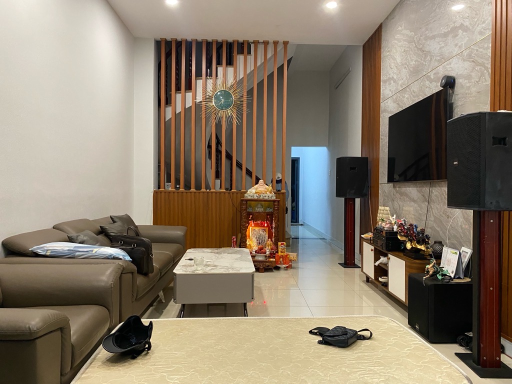 Bán Nhà Âu Cơ Gần Bà Quẹo, Nhà 73m2, 2 Tầng, Chỉ Nhỉn 5 Tỷ