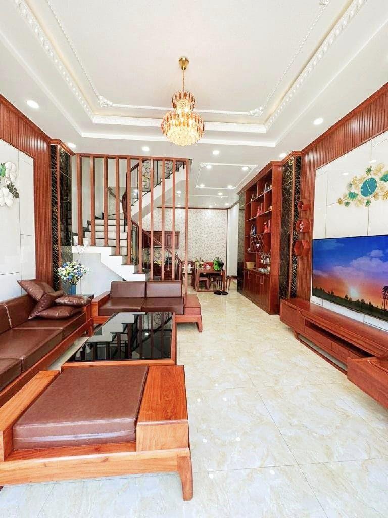 Bán Nhà riêng đường Tô Vĩnh Diện ,5T ,6PN, sát Vincom Thủ Đức, Giá 11 Tỷ