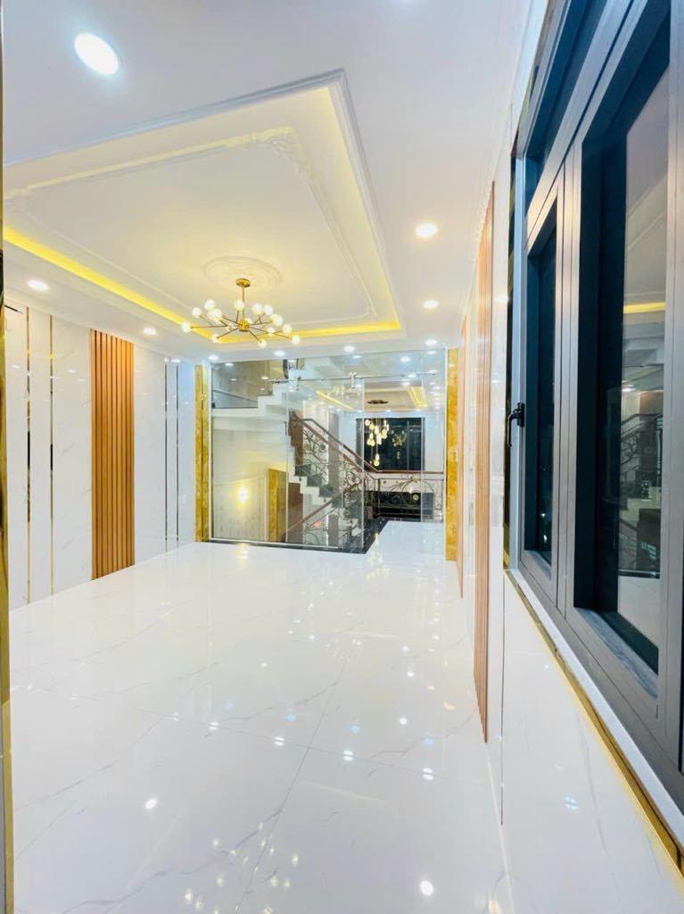 Bán Nhà Riêng đường Võ Văn Ngân, 110m2, 5 Tầng, HXH, Gần Vincom Thủ Đức, Chỉ 10,2 Tỷ