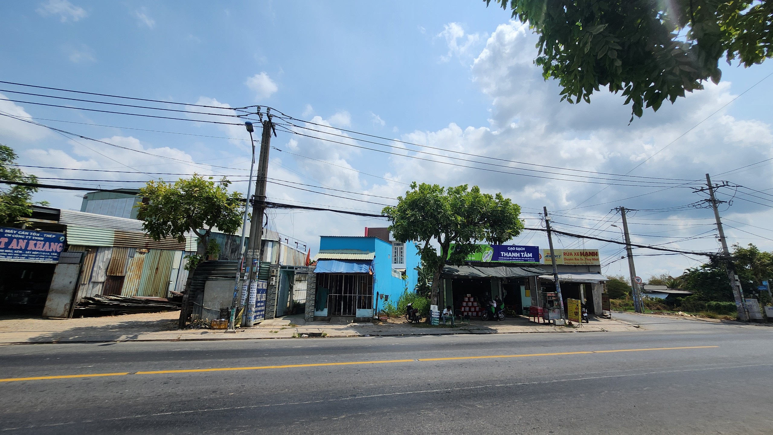 NGỘP BANK BÁN NHÀ MẶT TIỀN NGUYỄN VĂN BỨA,HÓC MÔN-183 m²-CHỈ 10.2 TỶ.TL