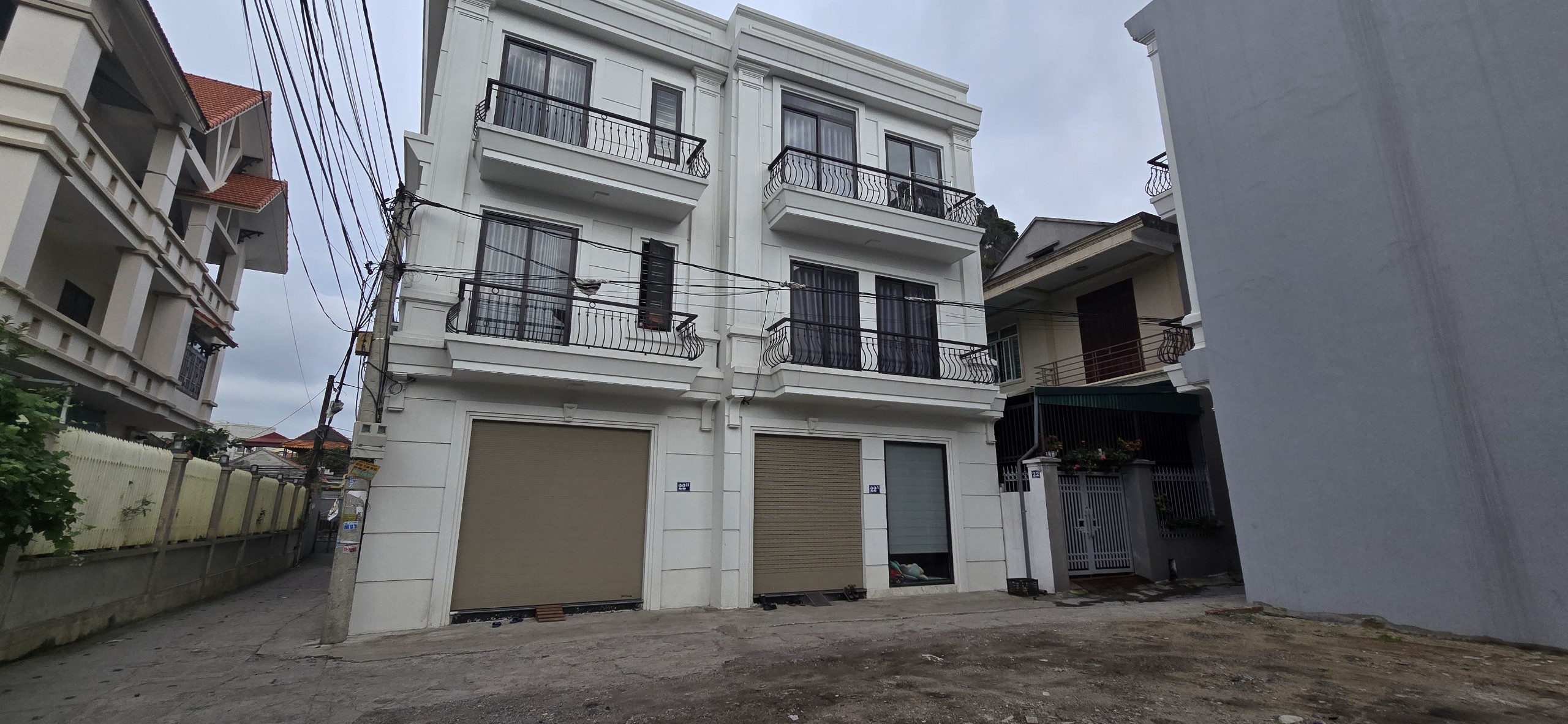 Bán nhà Phố Trần Phú, Cẩm Phả, Quảng Ninh, 258m2, ô tô, MT 11.5m, Giá 2.xx tỷ - Gần Vincom Plaza