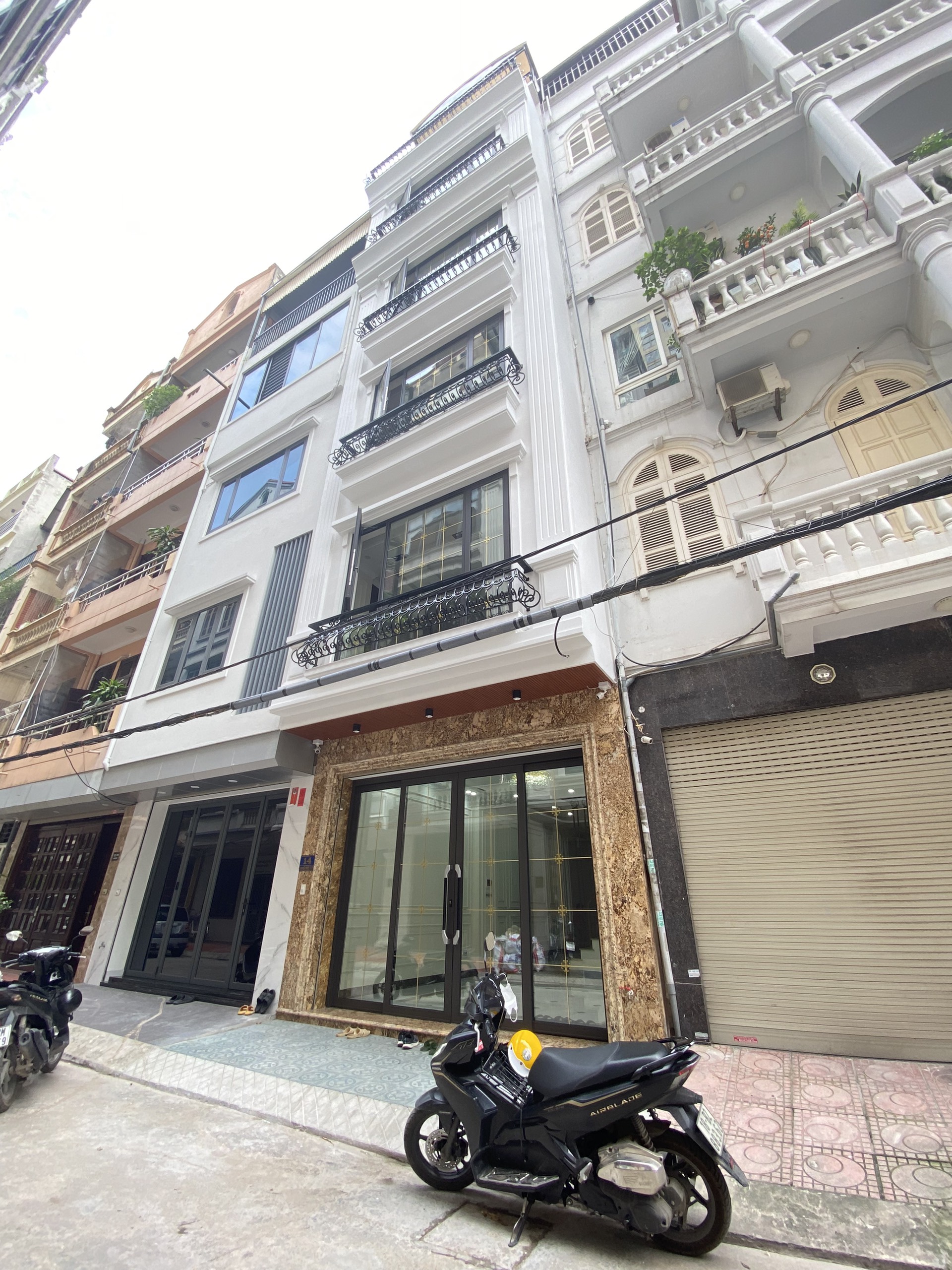 Bán nhà phân lô Vũ Phạm Hàm, Cầu Giấy, 68m2, 5 tầng, mt 4.5m, ô tô tránh, Ở sướng, KD văn phòng