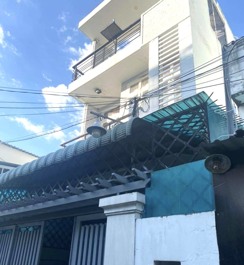 CỰC SỐC ! CẦN BÁN GẤP, HXH, NGANG KHỦNG 9.8M2, QUẬN 2, DT 135M2, CHỈ 8.7TY