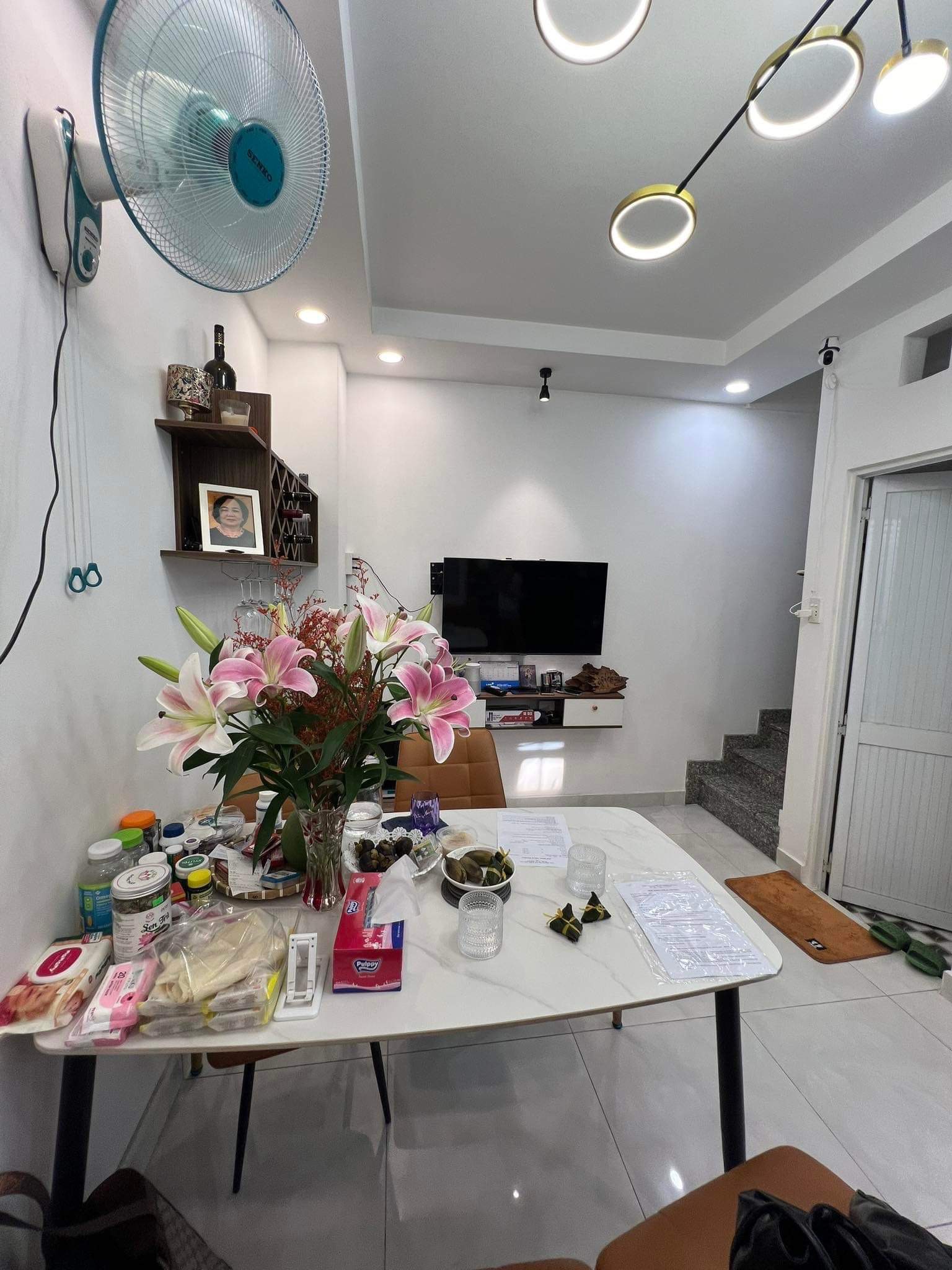 NHÀ ĐẸP Ở NGAY Nguyễn Hữu Cảnh - 3 Tâng HXH - ĐI BỘ 5' RA LANDMARK 81, ĐỐI DIỆN VINHOMES TÂN CẢNG - GIÁP Q1