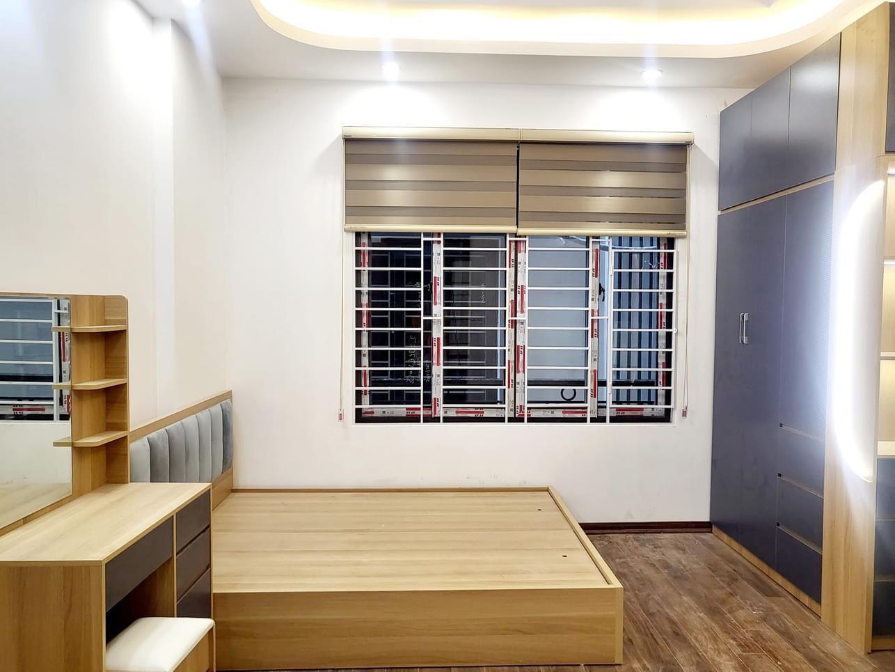 Tôi cần bán căn nhà diện tích 42,4m2 xây 6 tầng tại phố Yên Xá, Thanh Trì giá 7.5 tỷ