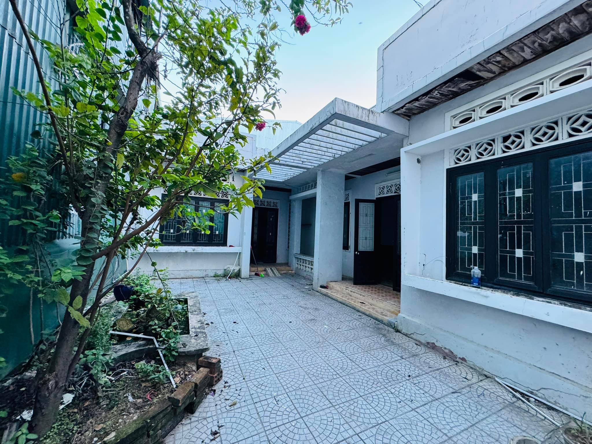 Cơ hội đầu tư - Bán đất kiệt Lương Văn Can, tặng nhà cấp 4, thích hợp làm Homestay hoặc nhà trọ!