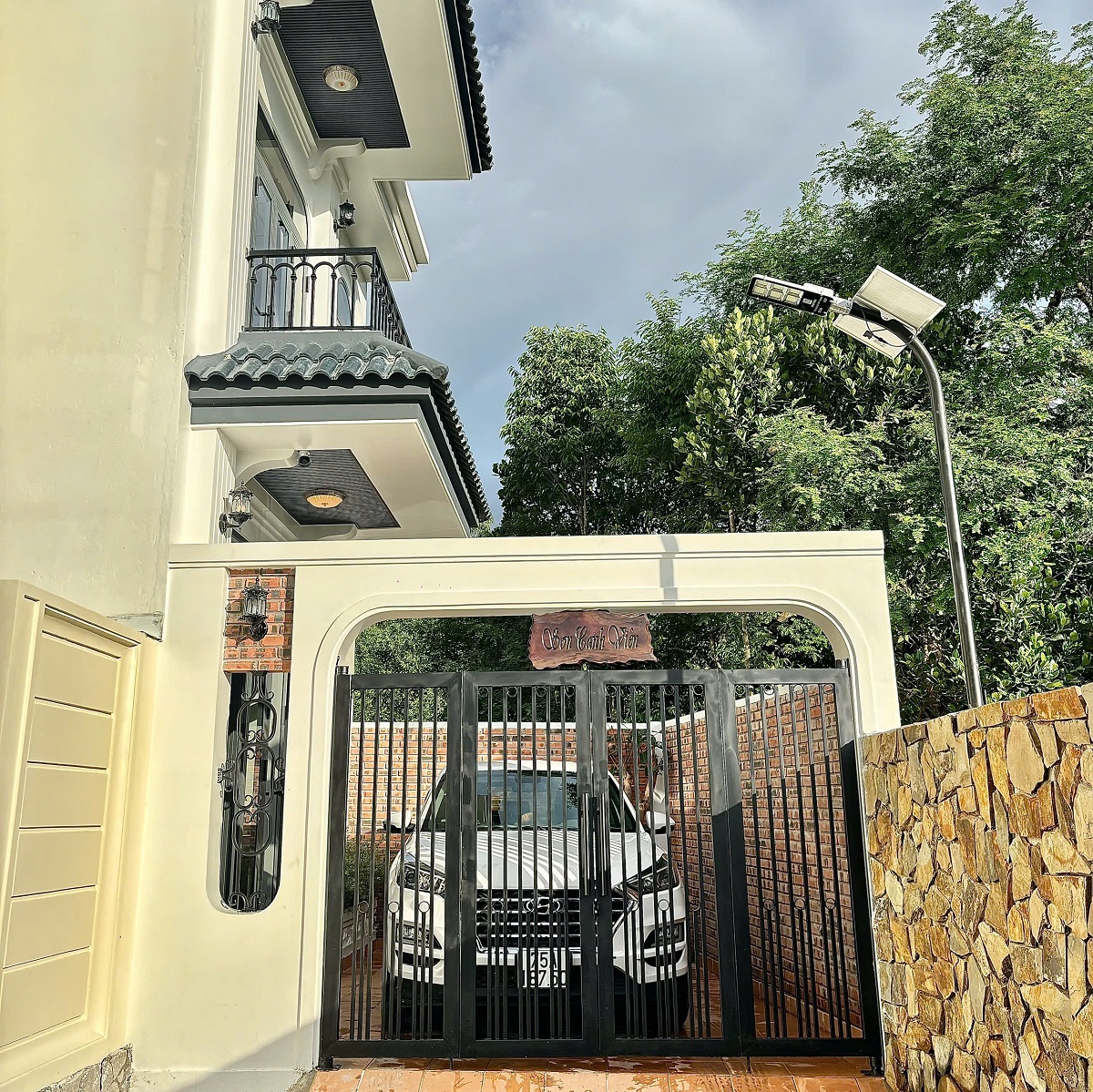 BÁN VILLA FULL NỘI THẤT KIỆT 69 LÊ NGÔ CÁT VIEW NÚI ĐÀ LẠT , THUỶ XUÂN , TP HUẾ GIÁ CHỈ 2,6TỶ