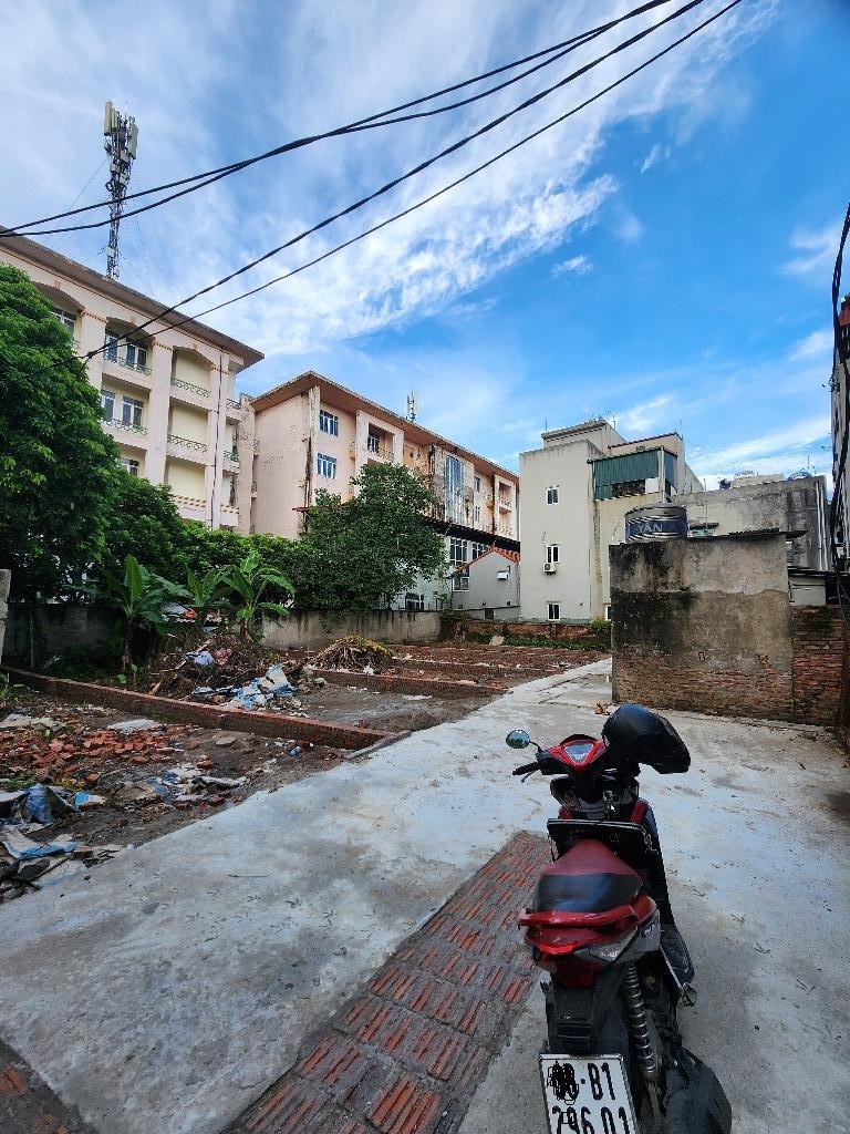 Bán đất Gia Lâm. 45m2 * mt 4m * 2,5 tỷ. ngõ ô tô. Gần phố