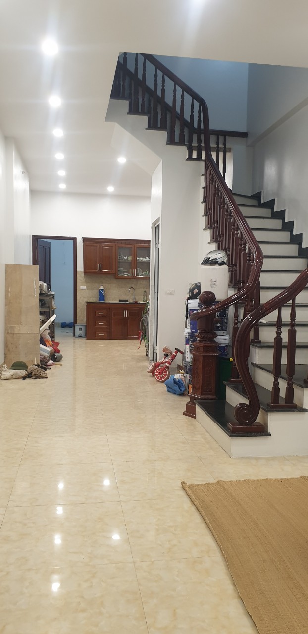 Bán GẤP! Nhà 4 tầng Dân xây phố Giang Biên, ô tô tránh, 65m, MT 4m, giá hơn 7 tỷ