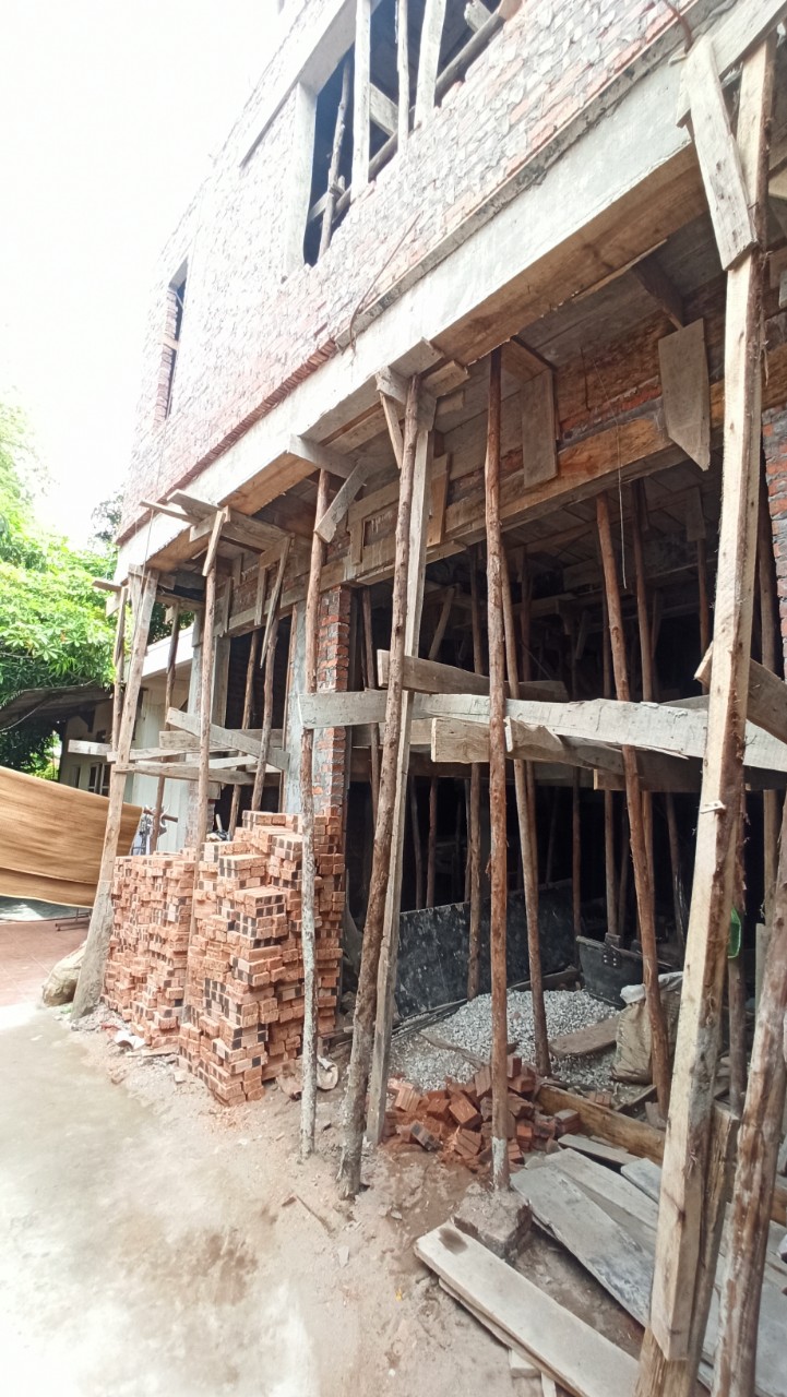 Bán nhà xây mới tinh ngay sát mặt ngõ 275 Đông Khê, 47m 3 tầng độc lập riêng tường GIÁ 2.75 tỉ