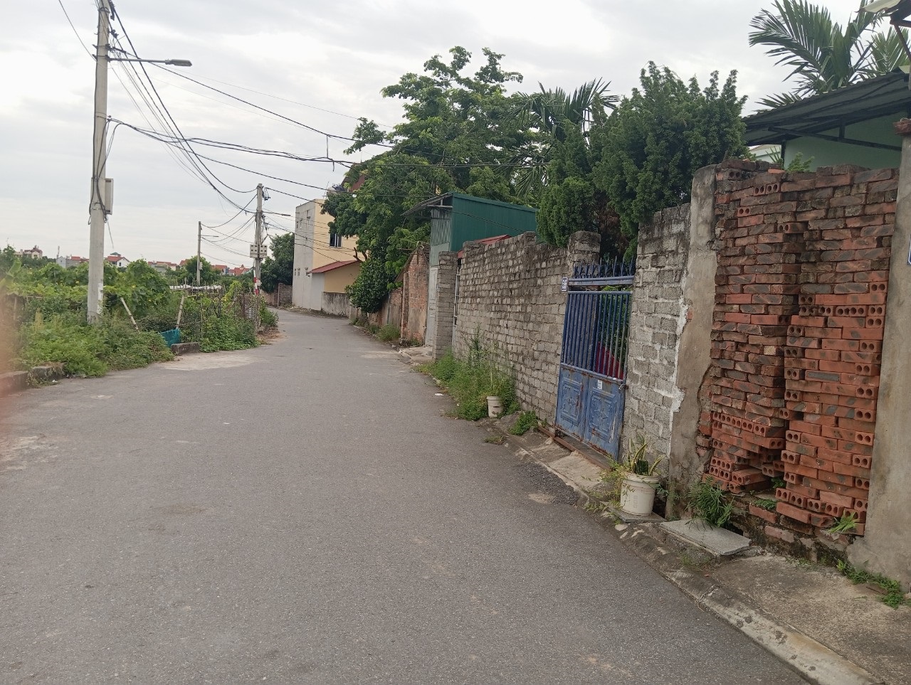 Bán đất Xuân Thuỵ, Gia Lâm. 110m2 * mt 6m * 4,9 tỷ. ô tô tránh.