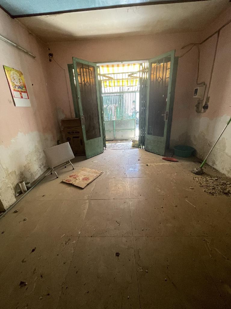 BÁN ĐẤT TẶNG NHÀ HẺM XE TẢI THÔNG TỨ TUNG 4,1X14M, TIỆN XÂY MỚI GIÁ CHỈ 3T85