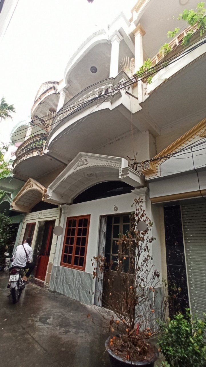 Bán nhà ngõ 122 Đình Đông, diện tích 45m 2.5 tầng GIÁ 1.95 tỉ