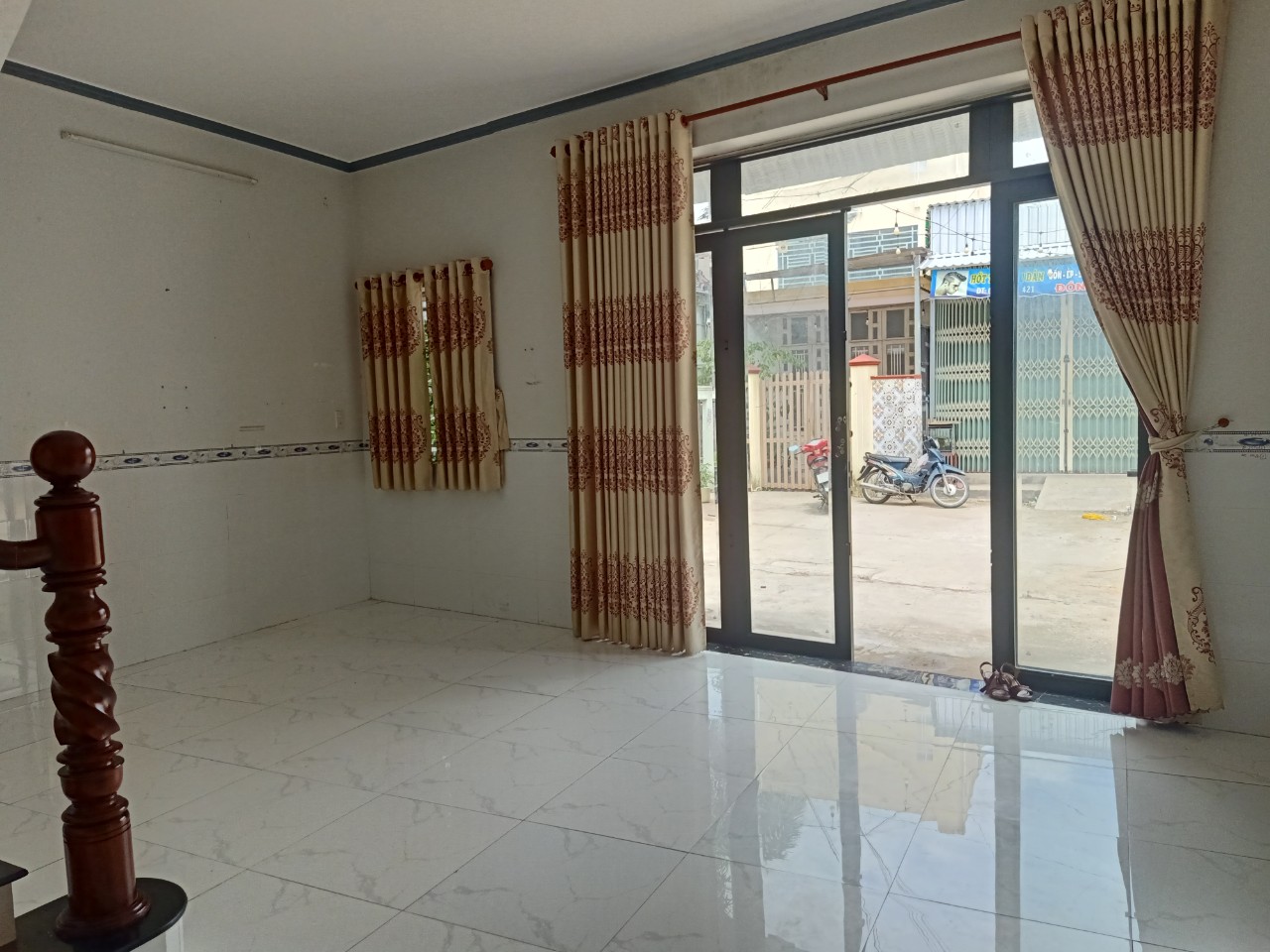 048 Nhà Chỉ 6,5tr/tháng. ✓ 3 phòng ngủ Cho Thuê Nhà Lầu 2 MẶT tiền. Thuận lợi KD nhỏ KDC METRO .