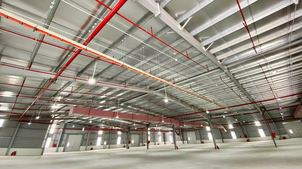 Duy nhất 1 nhà xưởng đầy đủ pháp lý Tp Bắc Ninh PCCC tự động ,hút khói vòng trong DT : 3200m2 .. Giá: