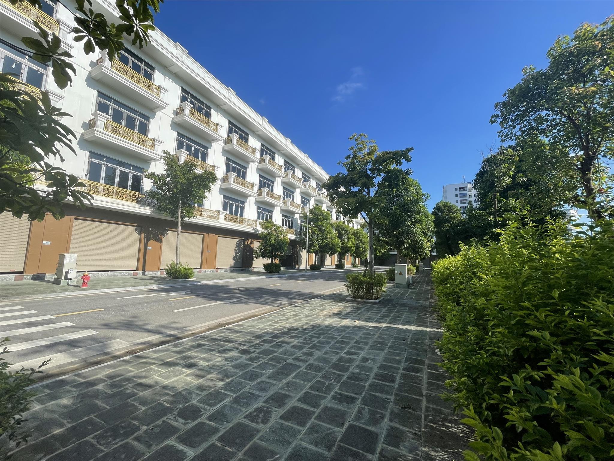 THANH TOÁN 1.8 TỶ. NHẬN NHÀ 4 TẦNG ĐÃ CÓ SỔ, TP.THANH HÓA.. CĐT: 0966 343 969