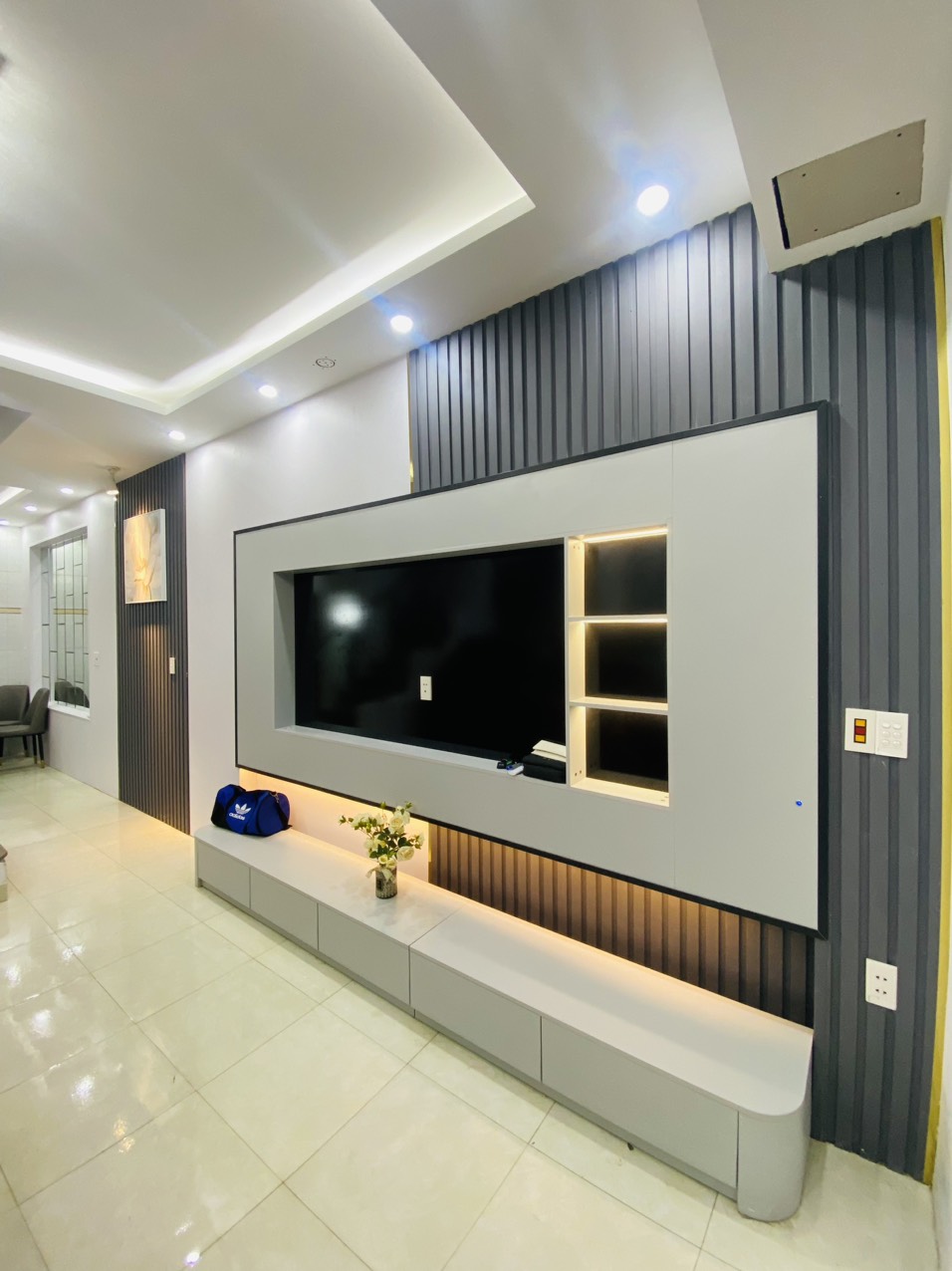 Nhà phố Đông Trung Hành, diện tích 41m 3 tầng GIÁ 2.39 tỉ taxi đỗ tận cửa