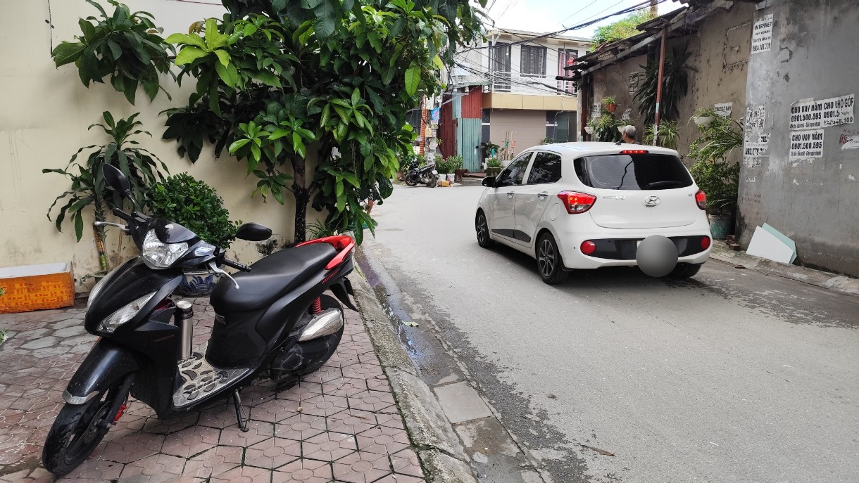 Bán nhà mặt ngõ Kiều Sơn - Đằng Lâm, diện tích 45m 4 tầng ô.tô đổ cửa cả ngày GIÁ 3.3 tỉ