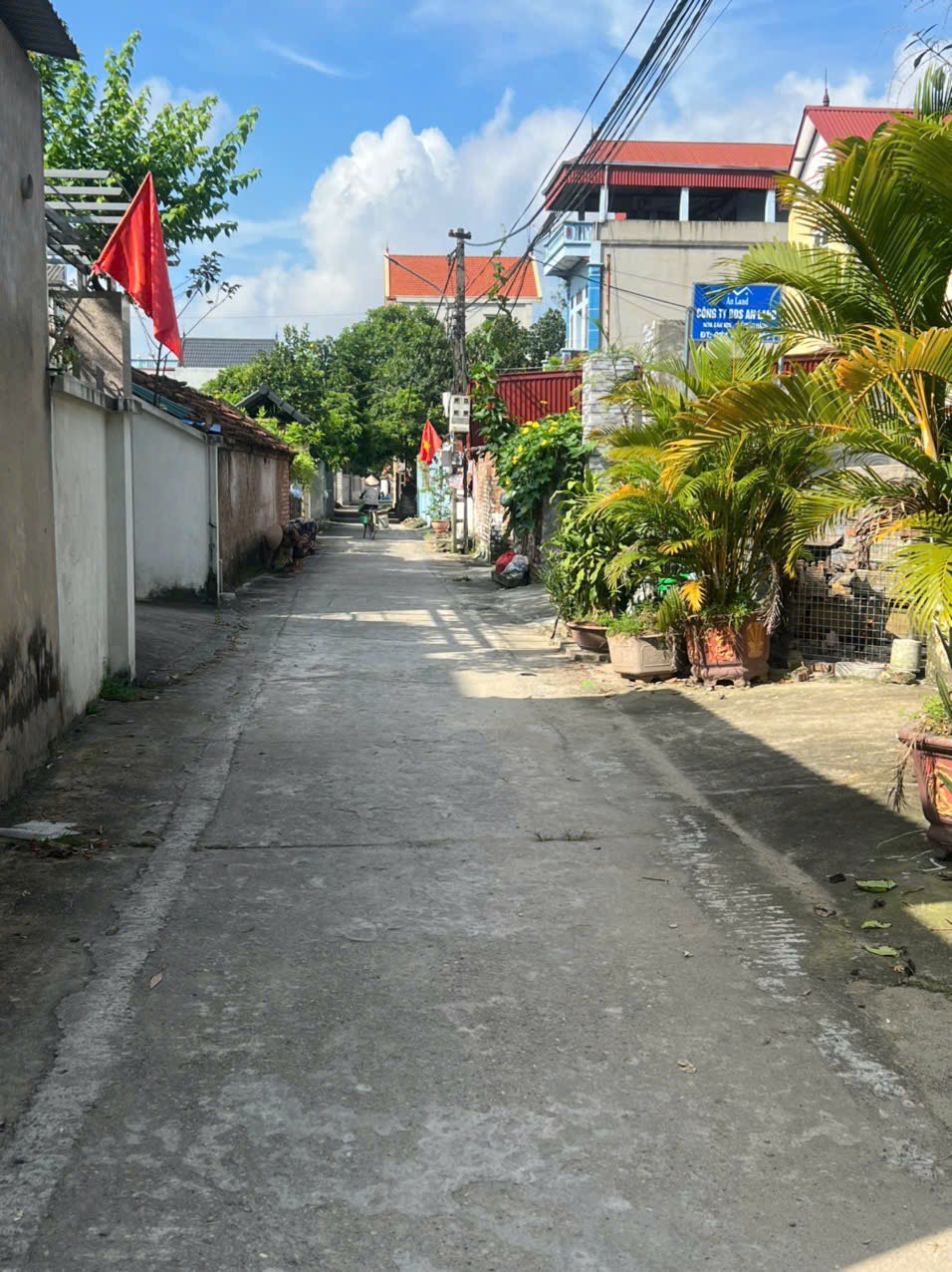 Chỉ 850 tr có ngay mảnh đất dt 60 m mặt tiền 7 m Cách đường ô tô tránh chỉ 15 m Tiện ích đầy đủ đáp ứng nhu cầu