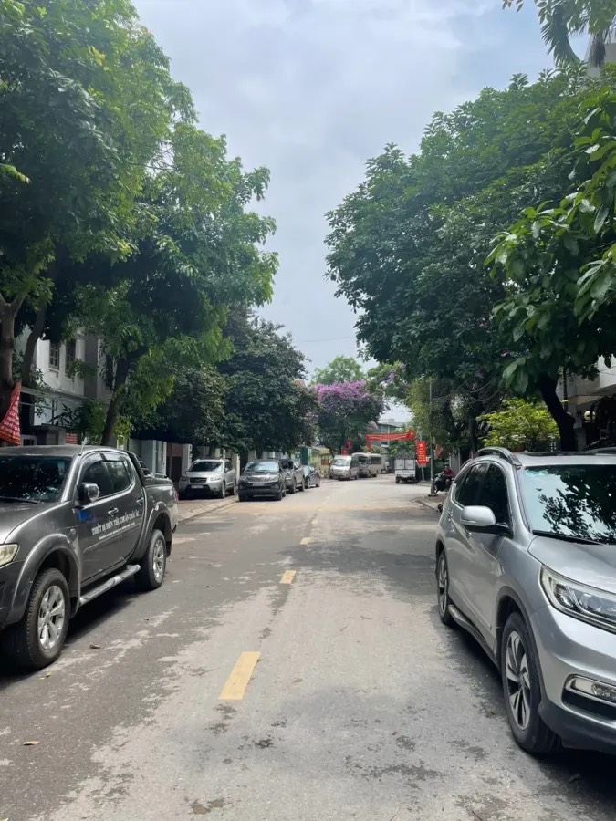 Cần bán gấp nhà KĐT ViGLACERA Đại Mỗ DT 91m x 4 tầng, MT4,5m. SĐCC. Giá 14,9 Tỷ. Lh: 0922855868